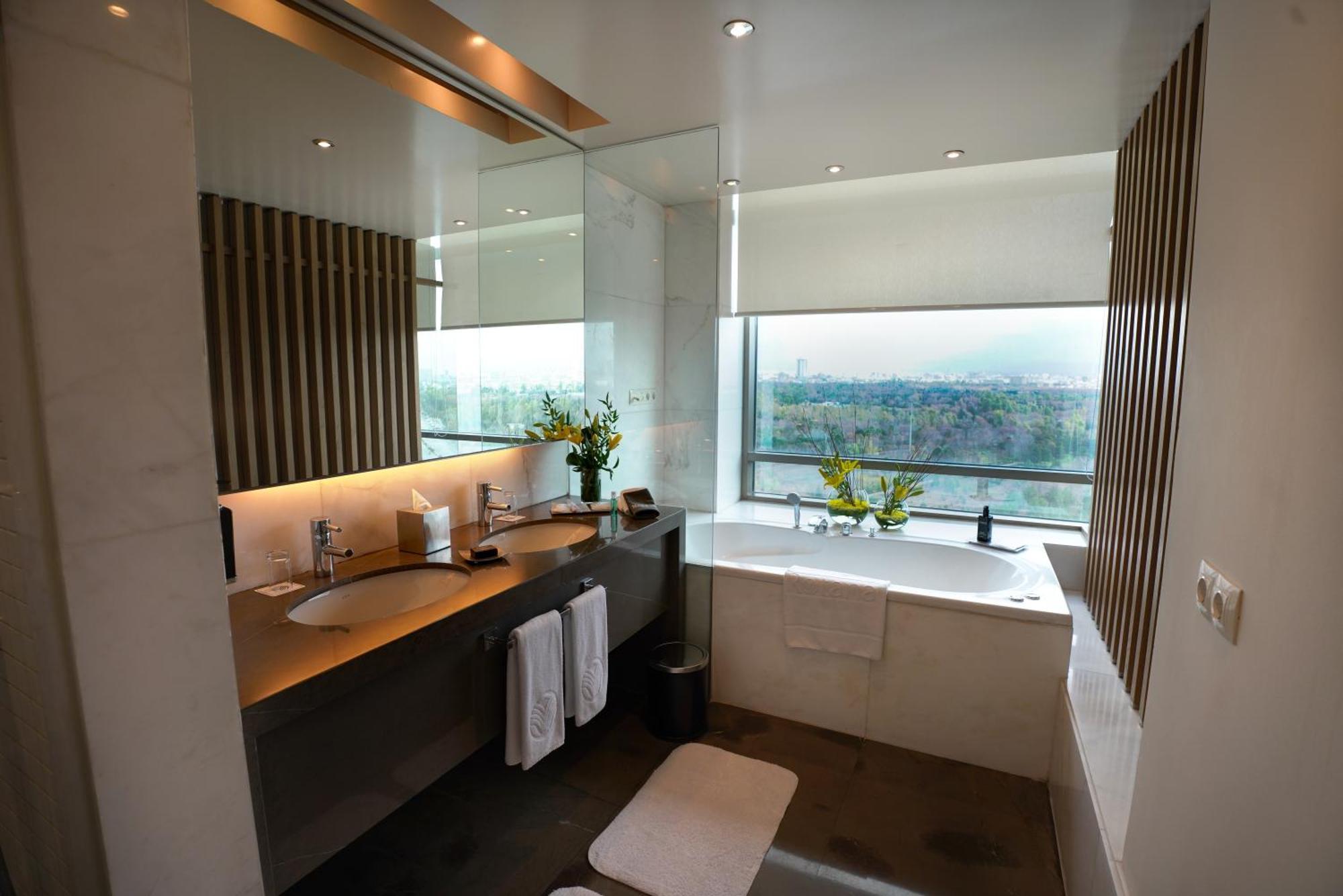 Отель Erbil Rotana Экстерьер фото